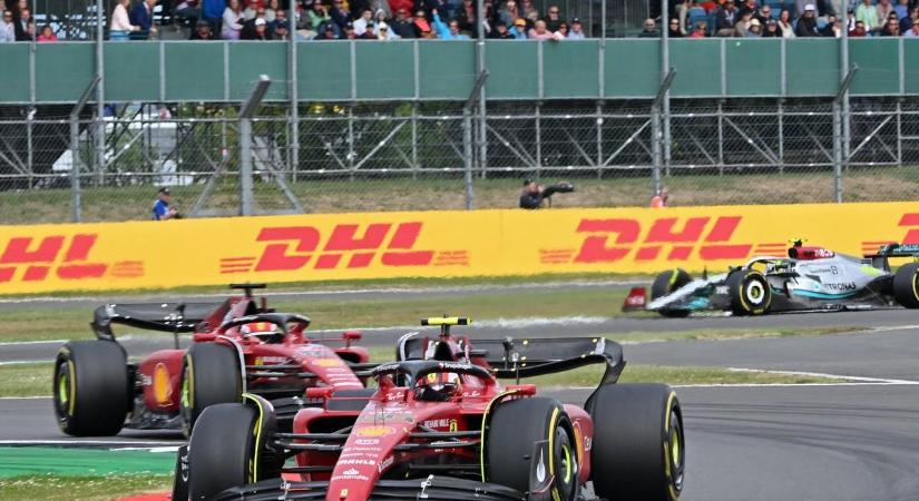 F1: Hamilton beszólt Verstappennek, Binotto elmagyarázta a döntésüket