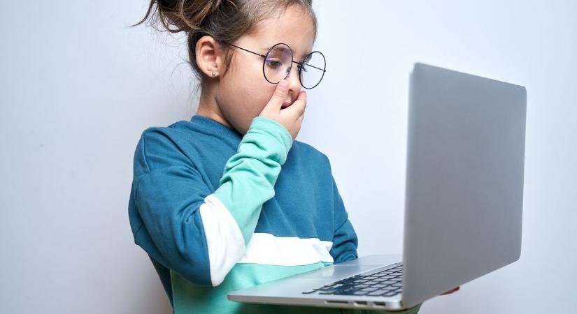 10+1 tanács, ami segít megvédeni a gyerekeket az internetes veszélyektől