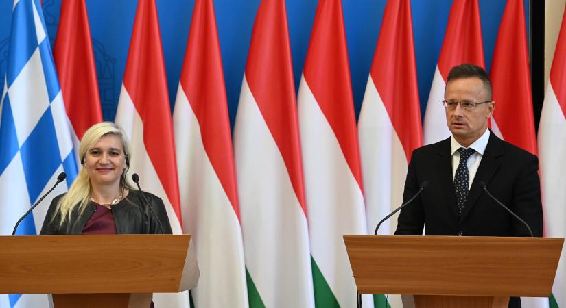 Bajor államminiszter: A paksi beruházás veszélyes függőségeket teremthet