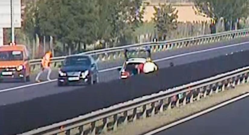 Életveszélybe került egy család az M3-as autópályán (videó)