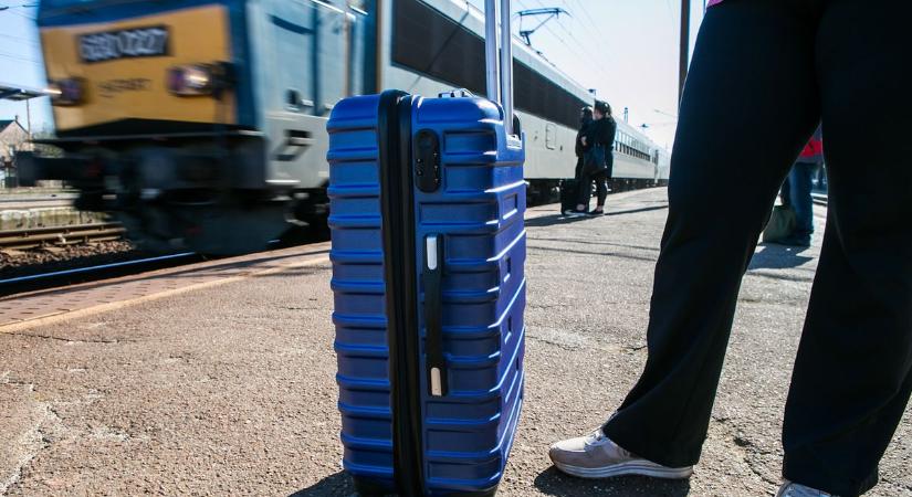 Késések, járatkimaradások okoznak bosszúságot az újszászi vasútvonalakon