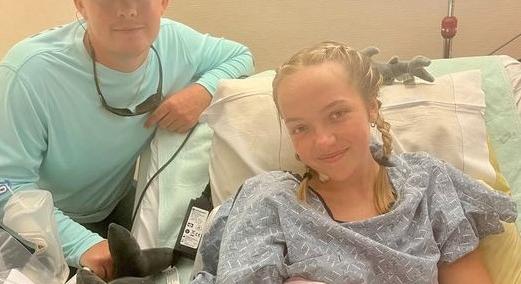 Cápa támadt a 17 éves lányra Floridában, a bátyja mentette meg az életét