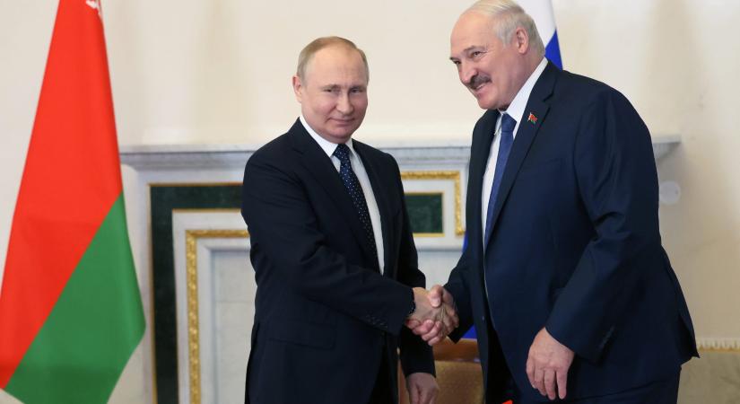 Lukasenka elmondta, miért kért Putyintól atomfegyvereket