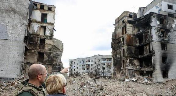 Feladta Liszicsanszkot az ukrán hadsereg – háborús összefoglaló