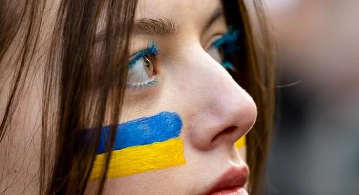 700 ezer dollárt gyűjtöttek meztelen képekkel az ukrán seregnek