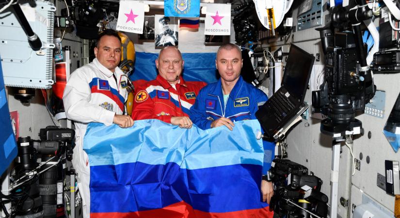Még az űrben is megünnepelték az oroszok a luhanszki diadalt