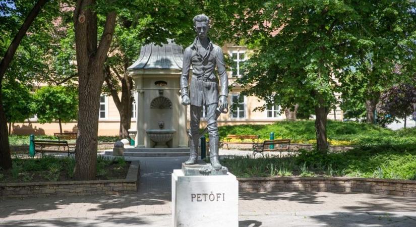 Megújítanák a Petőfi-szobrot Gyula belvárosában