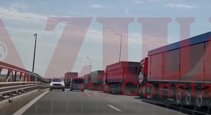 Egy manusz úgy csapatta forgalommal szemben az A4-es autópályán, mintha nem lenne holnap (VIDEÓval)