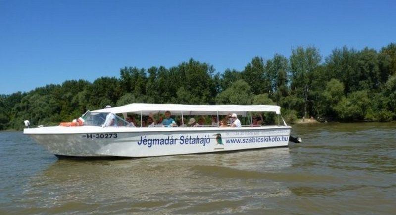 Elindult a Tisza-tavi sétahajózás, már rendszeresen közlekedik a hajójárat Tiszaörvényről