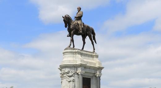 Lee tábornok szobrát is eltüntetik Amerikában