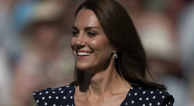 Katalin hercegné Györggyel és Vilmossal ment Wimbledonba: gyönyörű ruhájában mindenkit megbabonázott