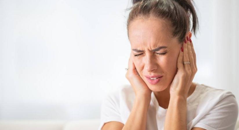 A külső hallójárat-gyulladás 4 leggyakoribb tünete: nagyon erős fájdalmat okoz