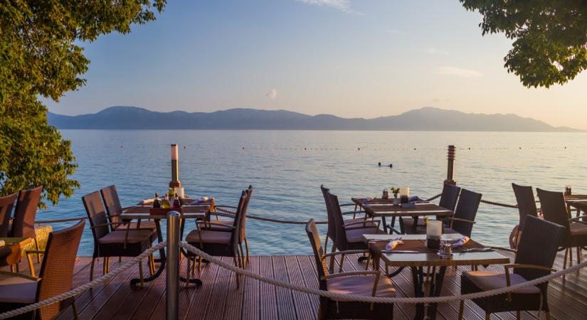 Döbbenetes: ilyen árak várnak a horvátországi éttermekben, boltokban, strandokon