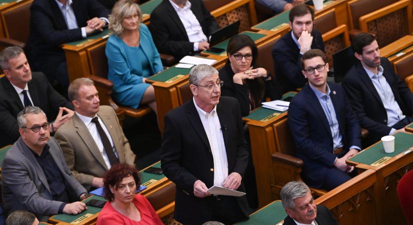 Levenné a költségvetésről szóló szavazást a DK a parlamenti napirendről