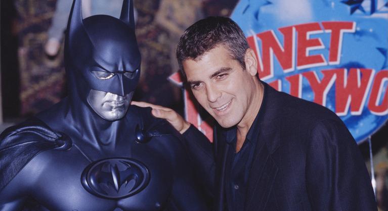 Eladó George Clooney mellbimbós Batman jelmeze