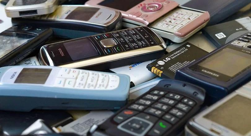 Kutatás: meglepően sok régi mobilt őrizgetünk otthon