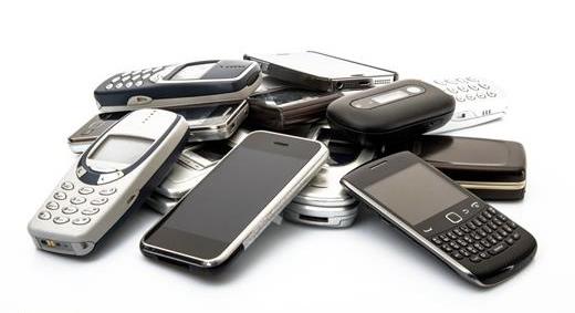 Nehezen válok meg a régi mobiljaimtól – neked mennyi van a kütyü-fiókban?