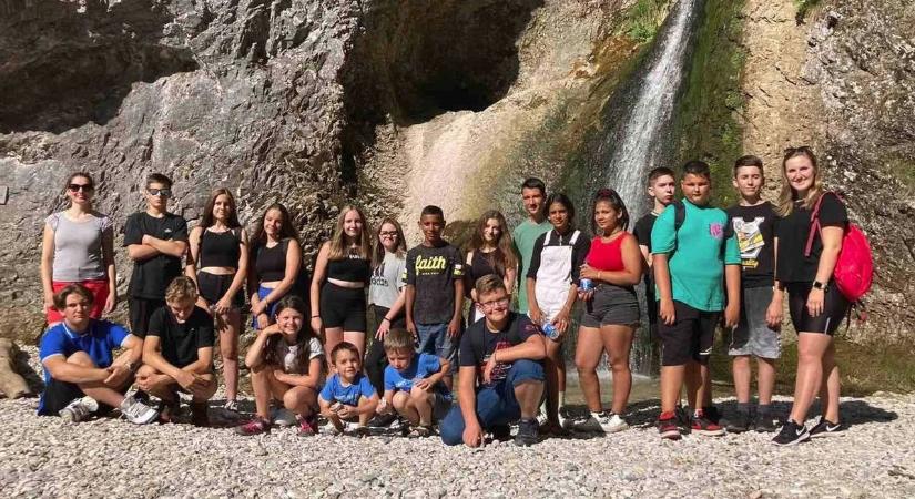 Az anyaországban kalandoztak a battonyai román iskola diákjai