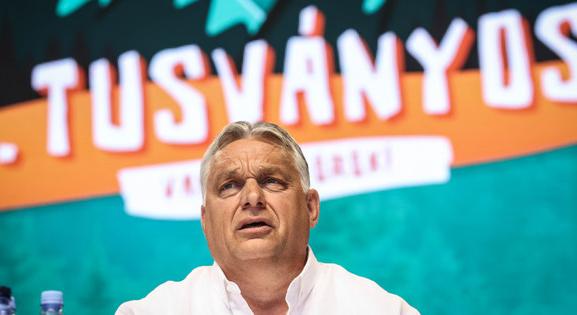 Orbán a kanyarban előzés helyett most a pályántartásról beszélt