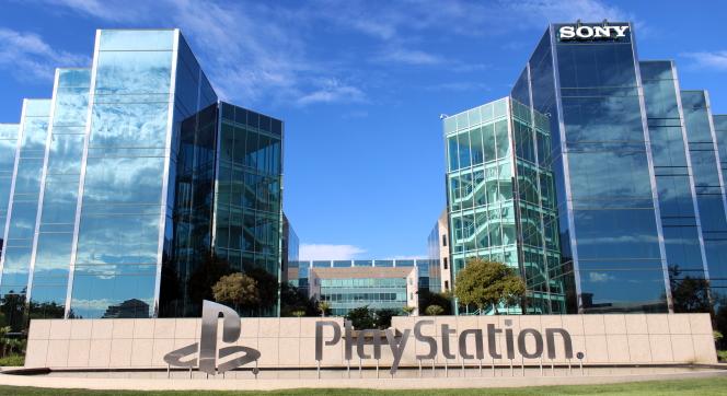 A Sony PlayStation részlege terjeszkedni akar, ezért a vállalat trösztellenes ügyekben szakértő ügyvédet fogadott fel