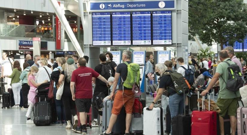 Terrorveszély a repülőtéren: iszlamisták pakolják a csomagokat Düsseldorfban