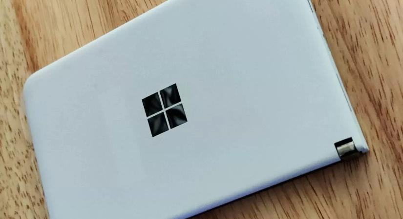 Elbaltázott terv lehetett a műanyag Microsoft Surface Duo mobil