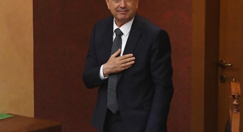 EU-párti elnöke lett Albániának