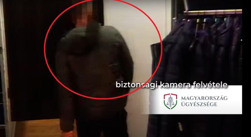 Videó: pofátlan dolgot tett a tatabányai próbafülkében a férfi - kamera buktatta le
