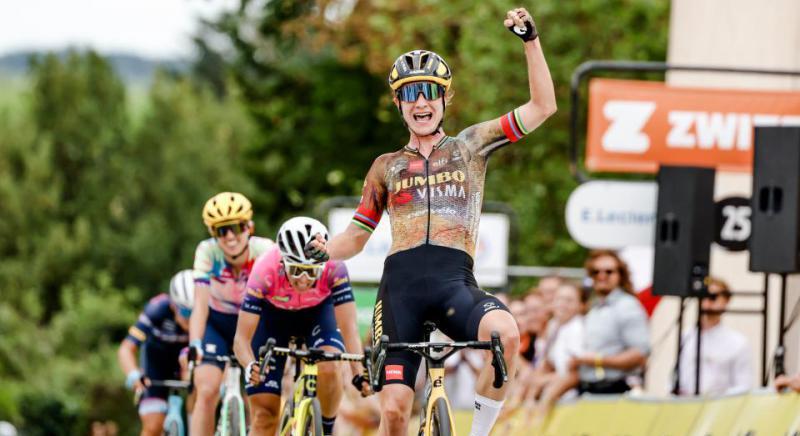 Országútis hírek külföldről: Vos a Tour de France Femmes új éllovasa, Pogacar imádja a női kerékpársportot, Alaphilippe feladta a Vallon Kört