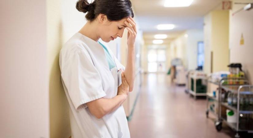 Nagy baj van a kórházakban: egyre súlyosabb helyzetben vannak a nővérek