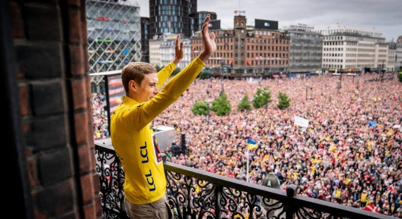 Döbbenetes tömeg fogadta a Tour de France győztesét