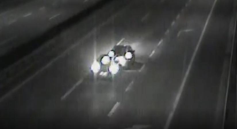 Videó: fékezés nélkül szállt bele hátulról az előtte haladóba egy autós a szinte teljesen üres M0-áson