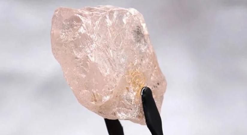 Úristen, very big: 170 karátos rózsaszín gyémánt került elő egy angolai bányában