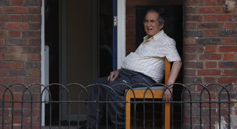 Egy 80 éves bácsi leült ebédelni 45 éves fiával. Amikor az öreg felbosszantotta, olyan választ kapott tőle, amit egy életen át nem felejt majd el