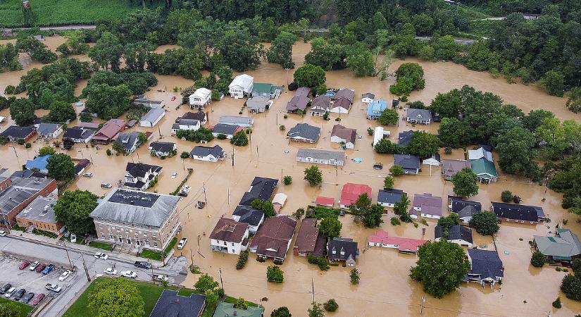 Már 25 emberéletet követeltek az áradások Kentuckyban