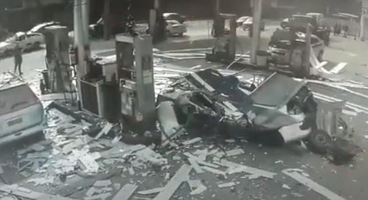 Videó: Felrobbant egy gázos autó tankolás közben egy riói benzinkúton