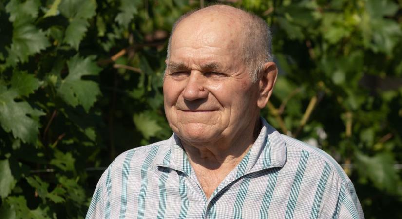 Egy emberöltő kalandjait őrzi a 83 éves földesi bácsi naplója