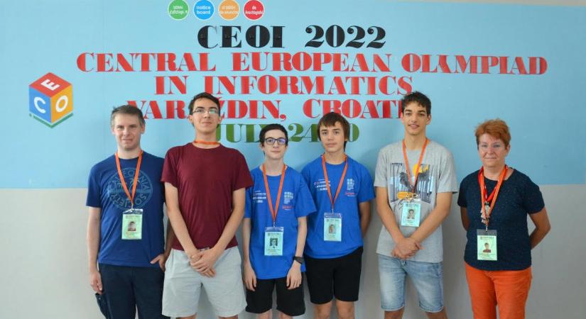 Három ezüst- és egy bronzérmet nyertek a magyarok a Közép-Európai Informatikai Diákolimpián
