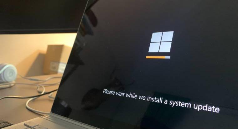 Titokzatos frissítést kap a Windows 10