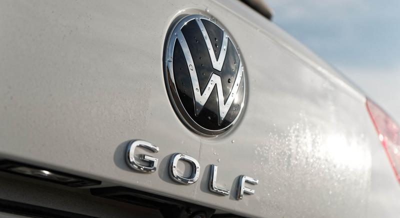 Feje tetejére állt a világ – már a Volkswagen Golf jövője sem biztos
