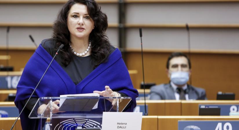 Az uniós biztos az ukrajnai romák befogadására szólította fel a tagállamokat a roma holokauszt emléknapján