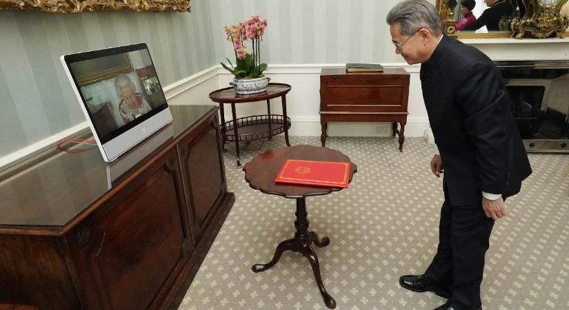 Kínai brit nagykövet: Ne táncoljanak úgy, ahogy az Egyesült Államok fütyül