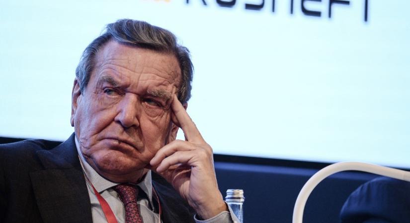 A Kreml diplomáciai megoldást tart szükségesnek Gerhard Schröder szerint