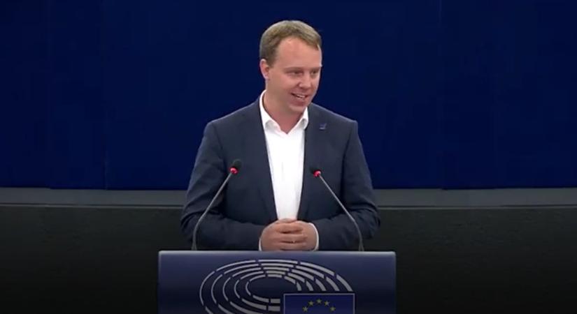 Német EP-képviselő: Összeköti Dudát és Orbánt, hogy mindenért az Európai Parlamentet okolják