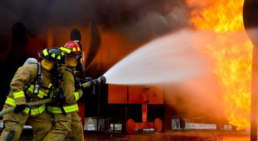 Spórolásra szólították fel a tűzoltóságokat: csökkenteniük kell a járművek futását is