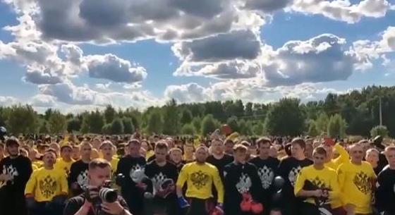 Brutális videó: 1200 orosz bokszoló rontott egymásnak