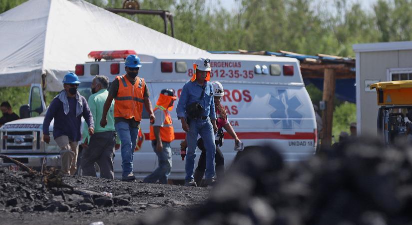 Tíz bányász rekedt egy vízzel elárasztott mexikói bányában