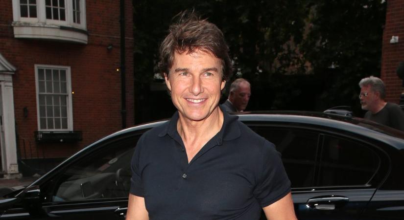 Tom Cruise bocsánatot kért egy kiránduló pártól, majd leugrott egy szikláról