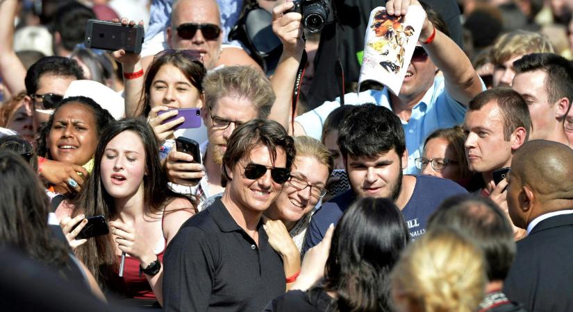 Tom Cruise "lecsapott" - videó