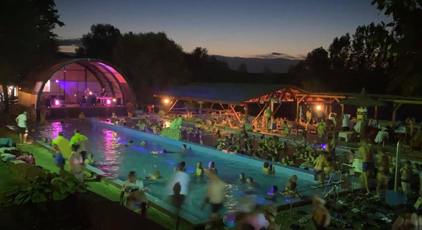 Folyékony tűzijáték és DJ-k, két fürdőfesztivál is lesz Baranyában a hétvégén